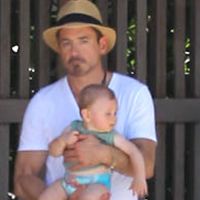 Robert Downey Jr. : Toujours blessé, il se console avec son adorable fils