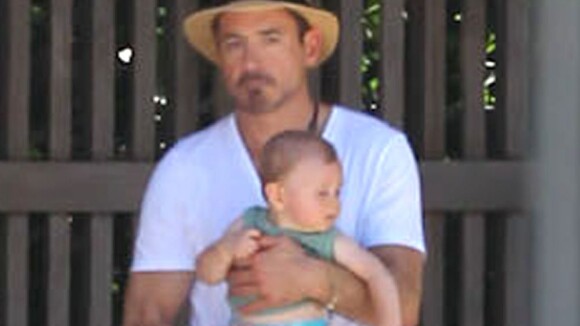 Robert Downey Jr. : Toujours blessé, il se console avec son adorable fils