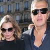 Kate Moss et Mario Testino arrivent au Café de Flore, à Paris, le 1er octobre 2012.