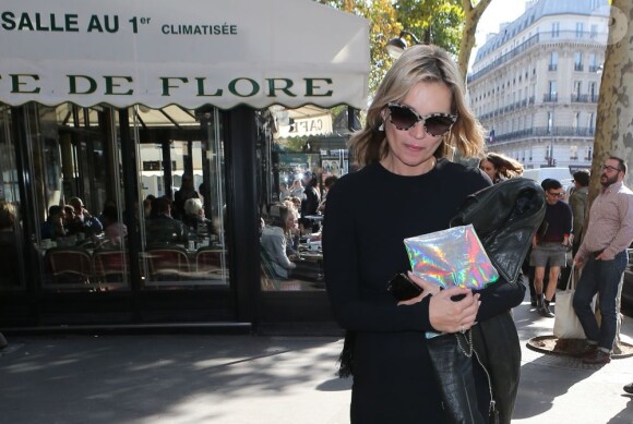 Kate Moss quittant le Café de Flore, à Paris, le 1er octobre 2012.