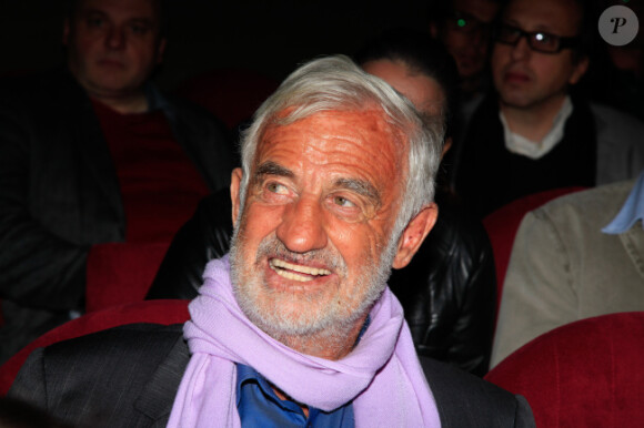 Jean-Paul Belmondo lors de la représentation exceptionnelle de "Ma bonne étoile a perdu le Nord" de Patrick Hernandez au théâtre du gymnase à Paris, le 1er octobre 2012