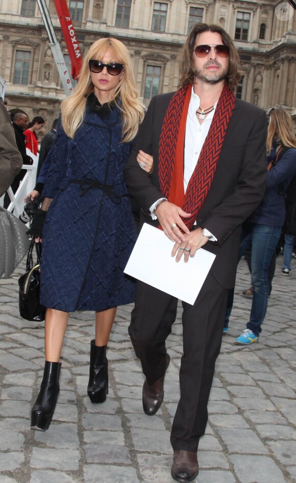 Rachel Zoe et son époux au défilé Louis Vuitton le 3 octobre 2012 à Paris