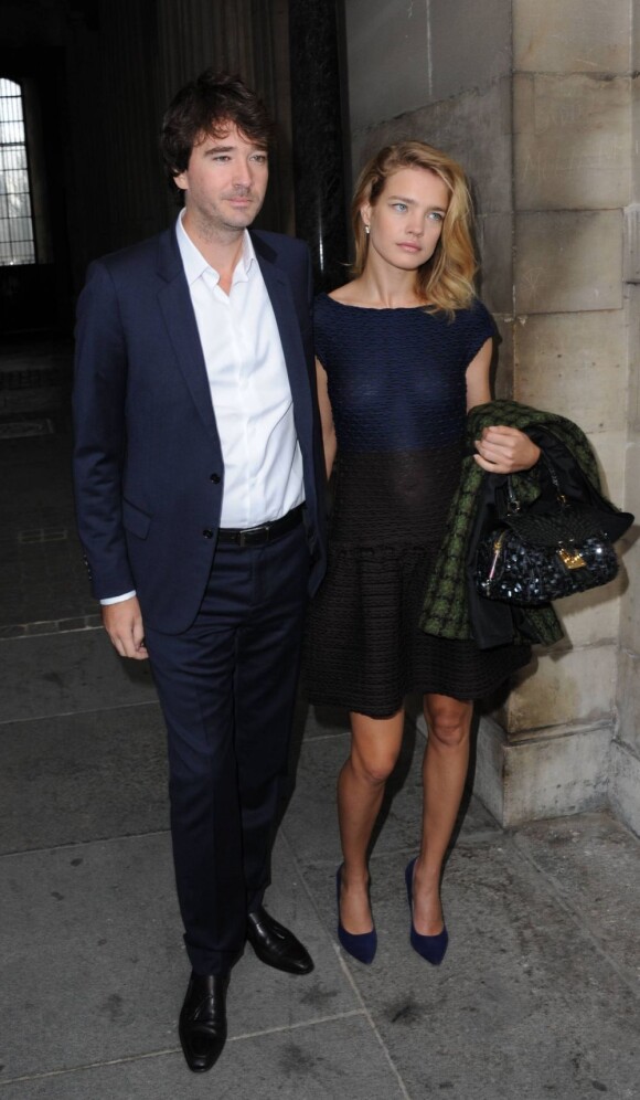 Antoine Arnault et Natalia Vodianova, amoureux au défilé Louis Vuitton le 3 octobre 2012 à Paris