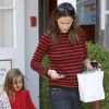 Jennifer Garner fait des courses à Los Angeles avec sa fille Seraphina, le mercredi 3 octobre 2012.