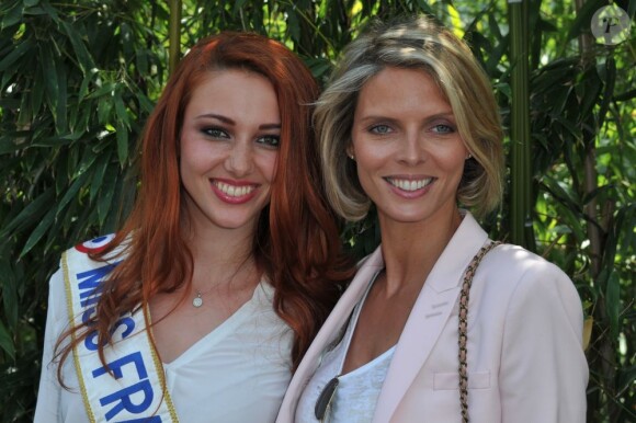Miss France 2012 Delphine Wespiser et Sylvie Tellier à Paris, le 29 mai 2012.