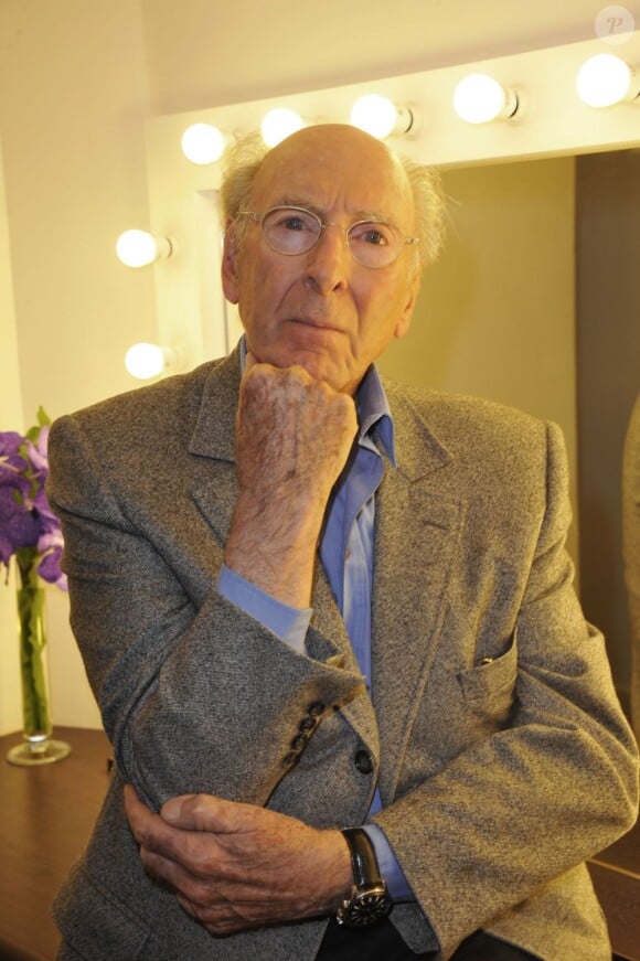 Claude Pinoteau, réalisateur de La Gifle avec Isabelle Adjani et La Boum avec Sophie Marceau, est décédé des suites d'une longue maladie le 5 octobre 2012, à 87 ans. Il laisse l'image d'un grand romantique, d'un amoureux du cinéma, d'homme chaleureux et bienveillant.