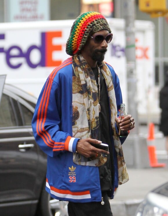 Exclusif. Snoop Dogg quitte son hôtel dans le quartier de Soho. New York, le 2 mai 2012.