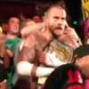 CM Punk, superstar de la WWE, a remis en place un fan un peu trop confiant lors de la soirée Monday Night Raw du 8 octobre 2012 à Sacramento.