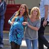 Sofia Vergara enceinte et Julie Bowen sont sur le tournage de la série Modern Family au magasin Costco à Van Nuys, le 9 octobre 2012.