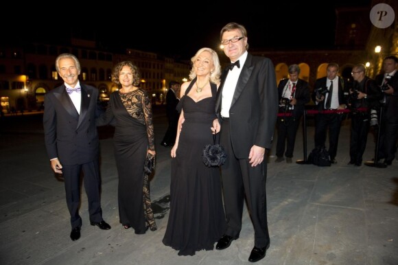 Moretti Polegato et Anna Licia lors de la 2e édition du Ballo del Giglio (Bal du Lys), dans la Salle blanche du Palazzo Pitti, à Florence, le 10 octobre 2012.