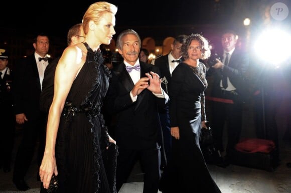 Le prince Albert et la princesse Charlene de Monaco étaient les invités d'honneur de la 2e édition du Ballo del Giglio (Bal du Lys), dans la Salle blanche du Palazzo Pitti, à Florence, le 10 octobre 2012.