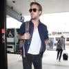 Ryan Gosling à l'aéroport de Los Angeles au mois de juin 2012.