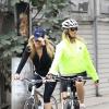 Goldie Hawn et sa fille Kate Huson font du vélo à Venice Beach. Los Angeles le 18 septembre 2010.