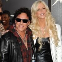 Journey : Neal Schon a demandé sa belle Michaele en mariage sur scène