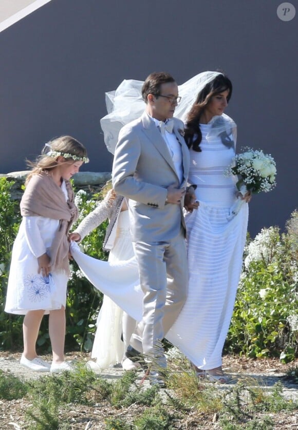 Jean-Luc Delarue et Anissa Khelifi, le jour de leur mariage, à Sauzon (mai 2012). Photo exclusive.