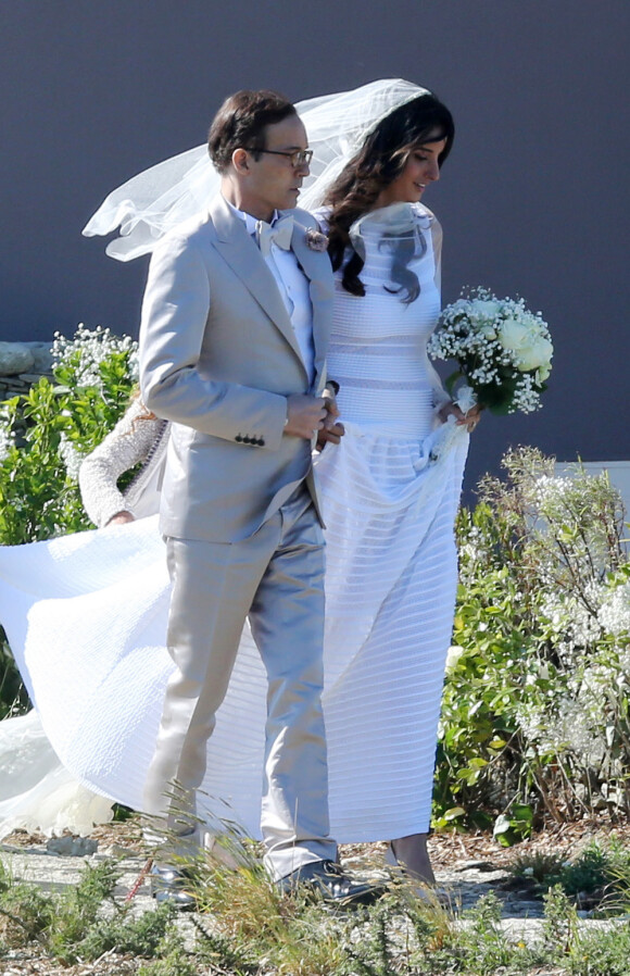 Jean-Luc Delarue et Anissa Khel au sommet du bonheur le jour de leur mariage le 12 mai 2012 à Sauzon