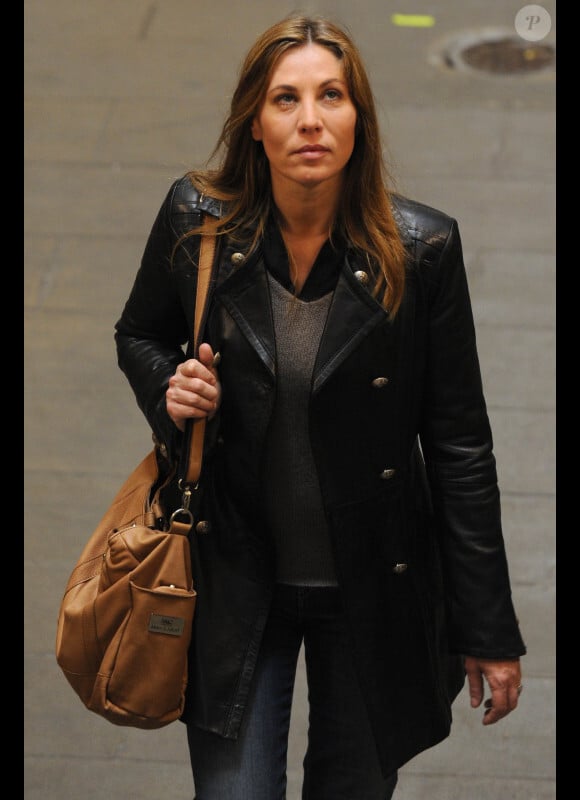 Mathilde Seigner incarne Séverine Vincent sur le tournage de Médecin-chef à la prison de la Santé réalisé Yves Rénier, en octobre 2011 - Diffusion du téléfilm le 17 octobre 2012 sur France 2