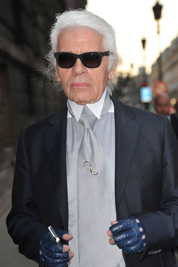 Karl Lagerfeld arrive au Musée Des Arts Décoratifs pour l'exposition Van Cleef and Arpels. Paris, le 18 septembre 2012.