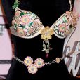 Le soutien-gorge Floral Fantasy de Victoria's Secret, accessoirisée d'une ceinture, que portera Alessandra Ambrosio lors du très sexy défilé de la marque de lingerie. New York, le 18 octobre 2012.