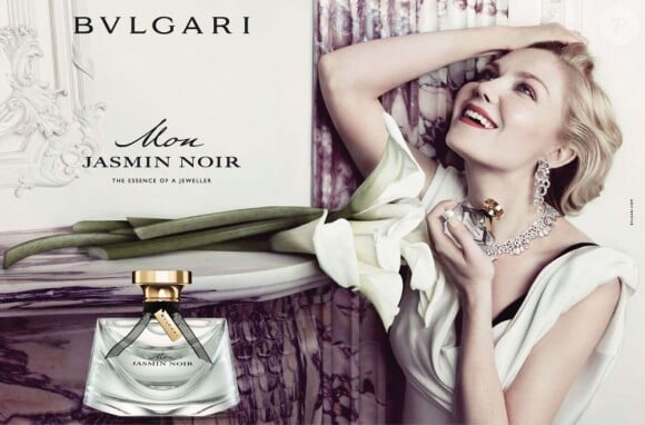 Kirsten Dunst photographiée par Inez et Vinoodh pour le parfum Mon Jasmin Noir de Bulgari.