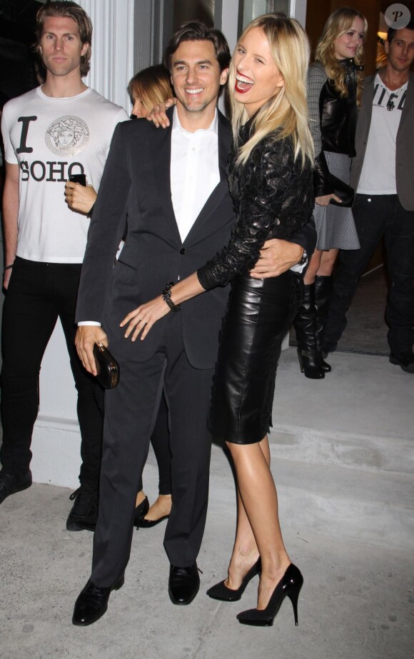Karolina Kurkova et son fiancé Archie Drury lors de l'ouverture de la boutique Versace à New York, en plein coeur de Soho. Le 24 octobre 2012