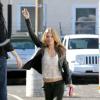 AnnaLynne McCord quitte le plateau de tournage de 90210, à Los Angeles, le 24 octobre 2012