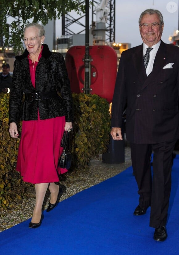 La reine Margrethe II et le prince Henrik. Dîner d'au revoir de la famille royale de Danemark en l'honneur du président de la Slovaquie Ivan Gašparovič et de son épouse Silvia Gašparovičová avant leur départ, le 24 octobre 2012 à l'hôtel Admiral de Copenhague.