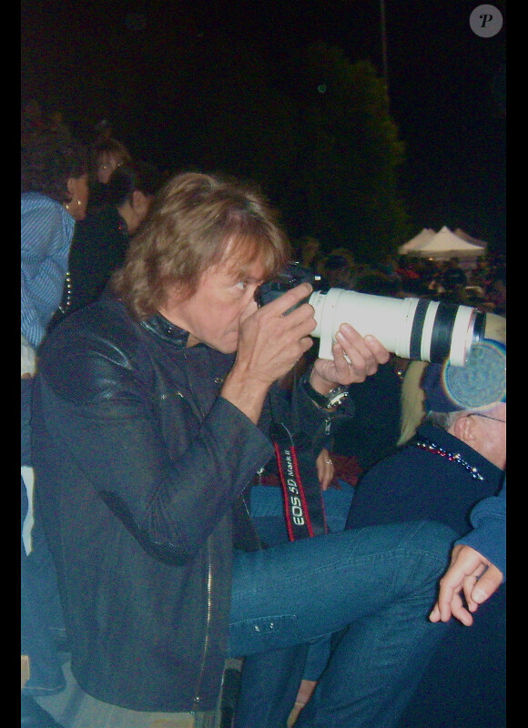 Richie Sambora assiste au match de football auquel sa fille participe en tant que pom-pom girl, le samedi 27 octobre 2012.