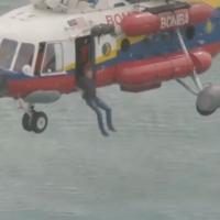 Koh Lanta 12 : Denis Brogniart se jette d'un hélicoptère comme ses aventuriers