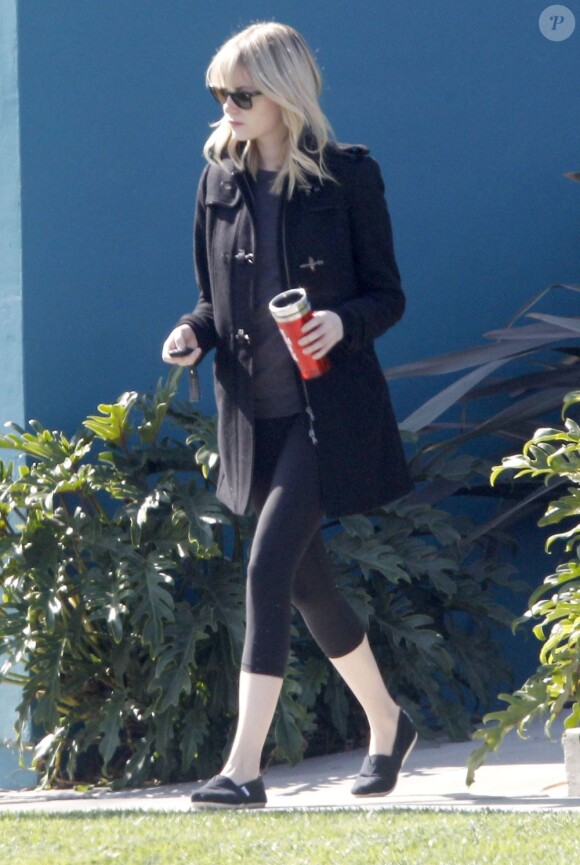Emma Stone en tenue de sport quitte son cours de pilates à West Hollywood, le 3 novembre 2012.