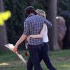 Emma Stone et Andrew Garfield très amoureux au cimetière Hollywood Forever à Los Angeles, le 3 novembre 2012.