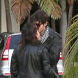 Rumer Willis et Jayson Blair en pleine session baiser lors de leur arrivée à l'aéroport de Miami le 8 novembre 2012