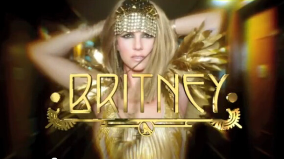 Britney Spears glamour ou rock dans l'intégralité du spot Fantasy Twist