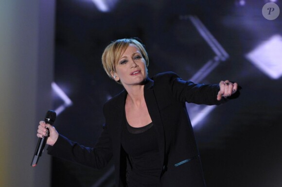 Patricia Kaas chante à l'émission Vivement Dimanche diffusé le 11 novembre 2012.