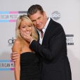David Hasselhoff très tendre avec sa chérie Hayley Roberts, le 20 novembre 2011 à Los Angeles.
