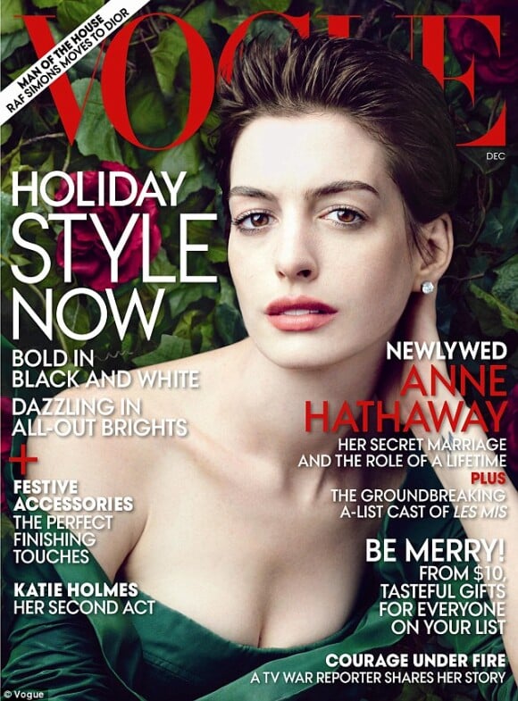 Anne Hathaway en couverture du magazine Vogue pour le numéro de décembre 2012.