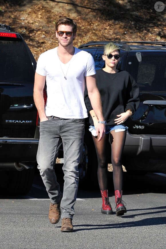 Liam Hemsworth et Miley Cyrus ont été vus ensemble dans les rues de Los Angeles le 11 novembre 2012. C'est leur première apparition ensemble depuis les rumeurs disant que l'acteur australien aurait trompé la jeune femme.