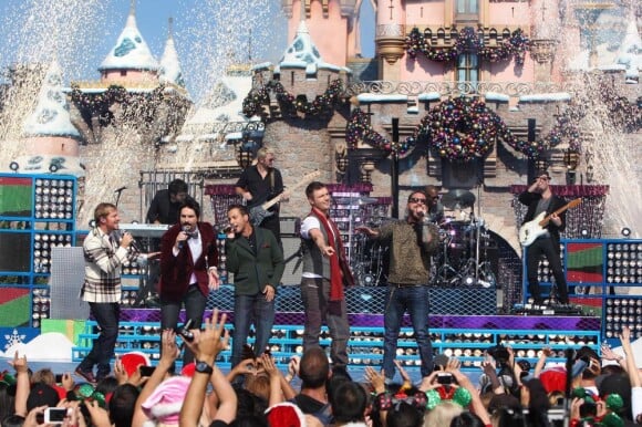 Les Backstreet Boys au parc Disneyland à Los Angeles le 4 novembre 2012.