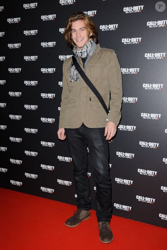 Amaury Vassili lors de la soirée de lancement de Call of Duty : Black Ops II (Activision) au Virgin Megastore des Champs-Elysées, à Paris, le 12 novembre 2012.
