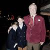 Le prince consort Henrik de Danemark avec ses petits-fils les princes Felix et Nikolai le 12 novembre 2012 pour une soirée cinéma au Grand Teatret de Copenhague.