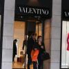 Kourtney Kardashian et son fiancé Scott Disick font du shopping dans les boutiques de luxe de la rue Saint-Honoré et de Saint-Germain-des-Prés. Paris, le 13 novembre 2012.