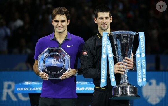 Novak Djokovic et Roger Federer le 12 novembre 2012 après la finale du Masters de Londres