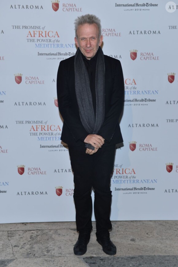 Jean Paul Gaultier assistent à la soirée d'ouverture du Sommet du Luxe organisé par l'International Herald Tribune et portant sur le thème The Promise Of Africa - The Power Of Mediterranean. Rome, le 15 Novembre 2012.