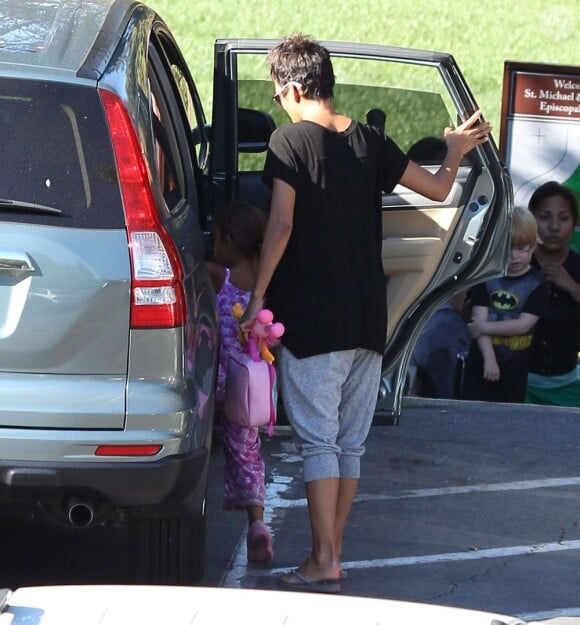 Halle Berry est venue chercher sa fille Nahla à l'école à Los Angeles, le 6 novembre 2012.