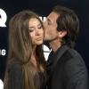 Adrien Brody embrasse tendrement sa belle Lara Lieto à la soirée GQ Men of the Year Award 2012 au Palace Hotel de Madrid, le 19 novembre 2012.
