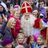 La princesse Maxima des Pays-Bas célébrait le 17 novembre 2012 avec ses filles Catharina-Amalia, presque 9 ans, Alexia, 7 ans, et Ariane, 5 ans, l'arrivée triomphale de Saint-Nicolas (Sinterklaas) à La Haye.