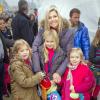 La princesse Maxima des Pays-Bas et ses filles Catharina-Amalia, presque 9 ans, Alexia, 7 ans, et Ariane, 5 ans, célébraient le 17 novembre 2012 l'arrivée triomphale de Saint-Nicolas (Sinterklaas) à La Haye.