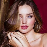 Miranda Kerr : Stylé et sexy, l'Ange de Victoria's Secret séduit