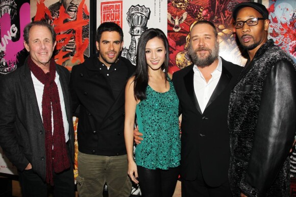 Mark Abraham, Eli Roth, Grace Huang, Russell Crowe et le rappeur-réalisateur RZA pour The Man With The Iron Fists, le 28 octobre 2012.
