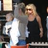 Goldie Hawn fête ses 67 ans avec ses enfants Kate Hudson et Olivier Hudson à Pacific Palisades à Los Angeles le 21 novembre 2012.